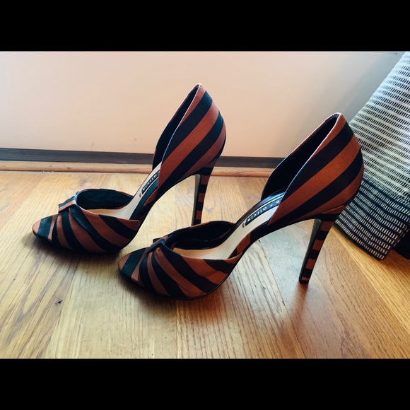 Alice + Olivia Peep Toe Heels - Picture 7 of 8